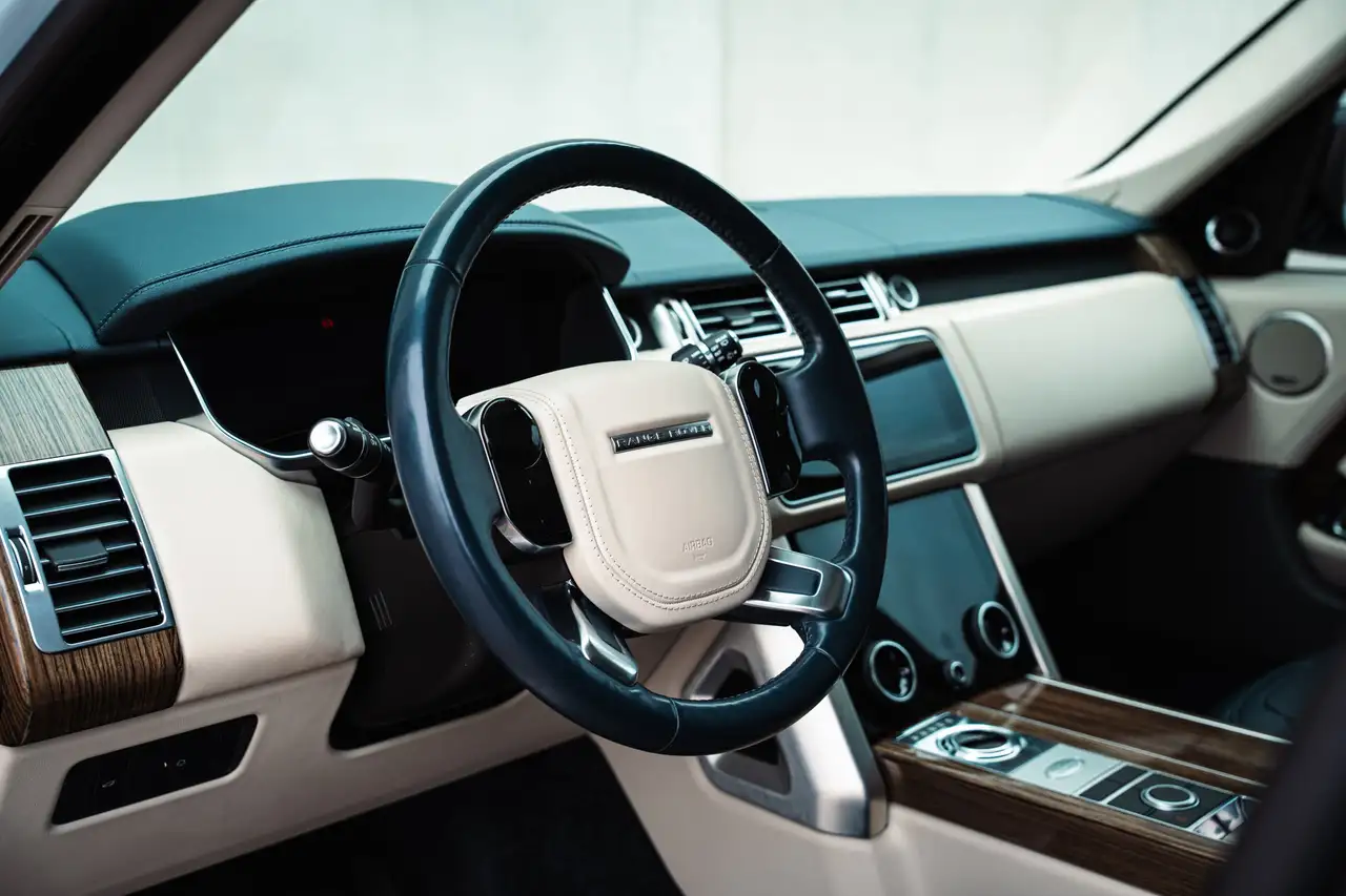 Land Rover Range Rover photo Land Rover Range Rover