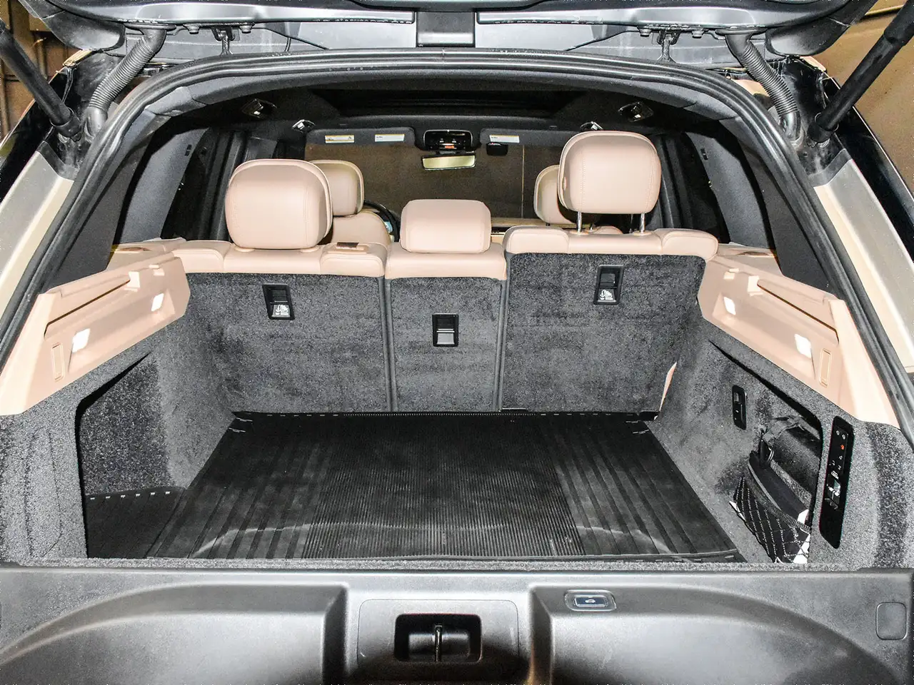 Land Rover Range Rover photo Land Rover Range Rover