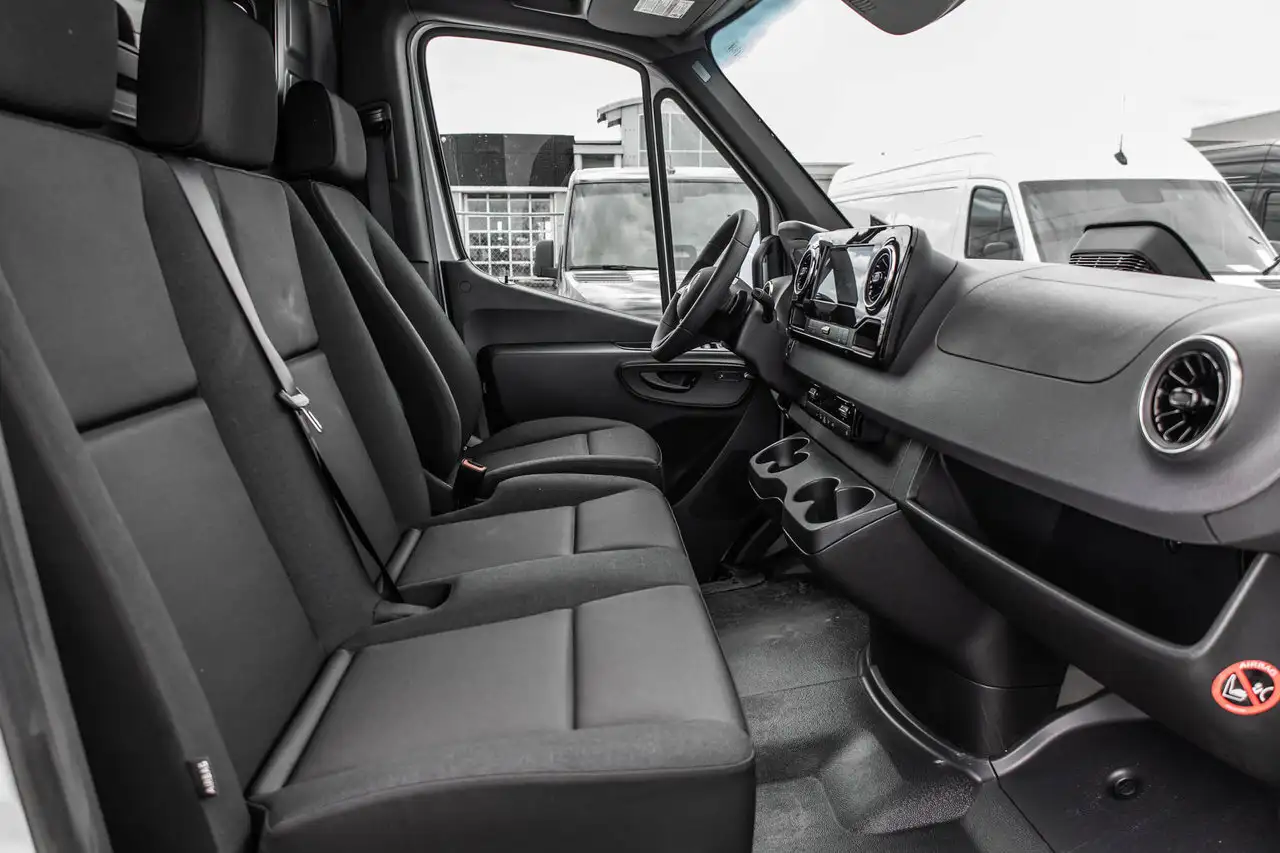 Mercedes-Benz Sprinter снимка Mercedes-Benz Sprinter