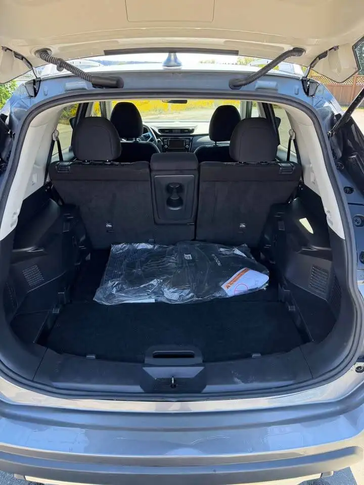 Nissan Rogue fotografie Nissan Rogue