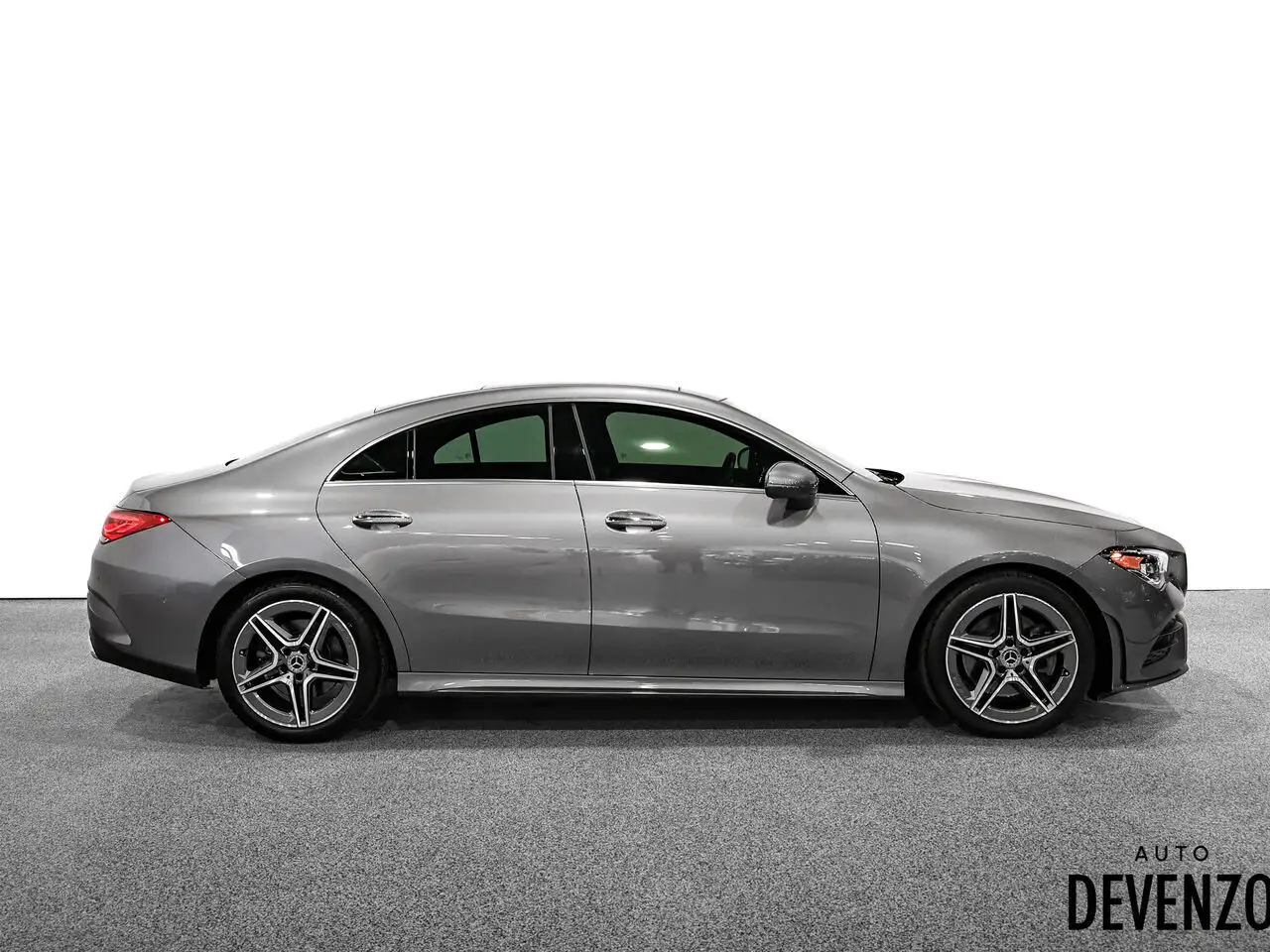 Mercedes-Benz CLA снимка Mercedes-Benz CLA
