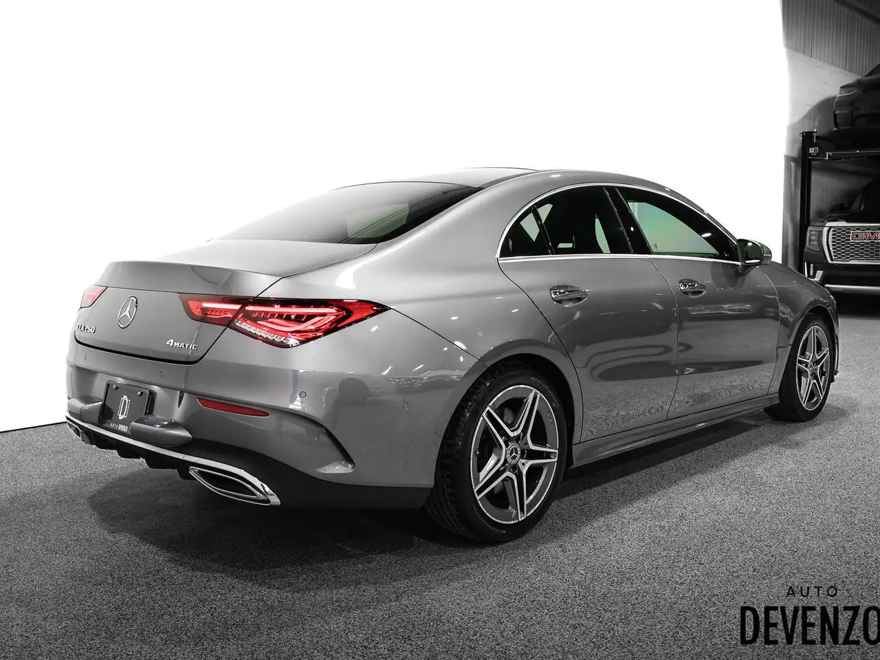 Mercedes-Benz CLA снимка Mercedes-Benz CLA
