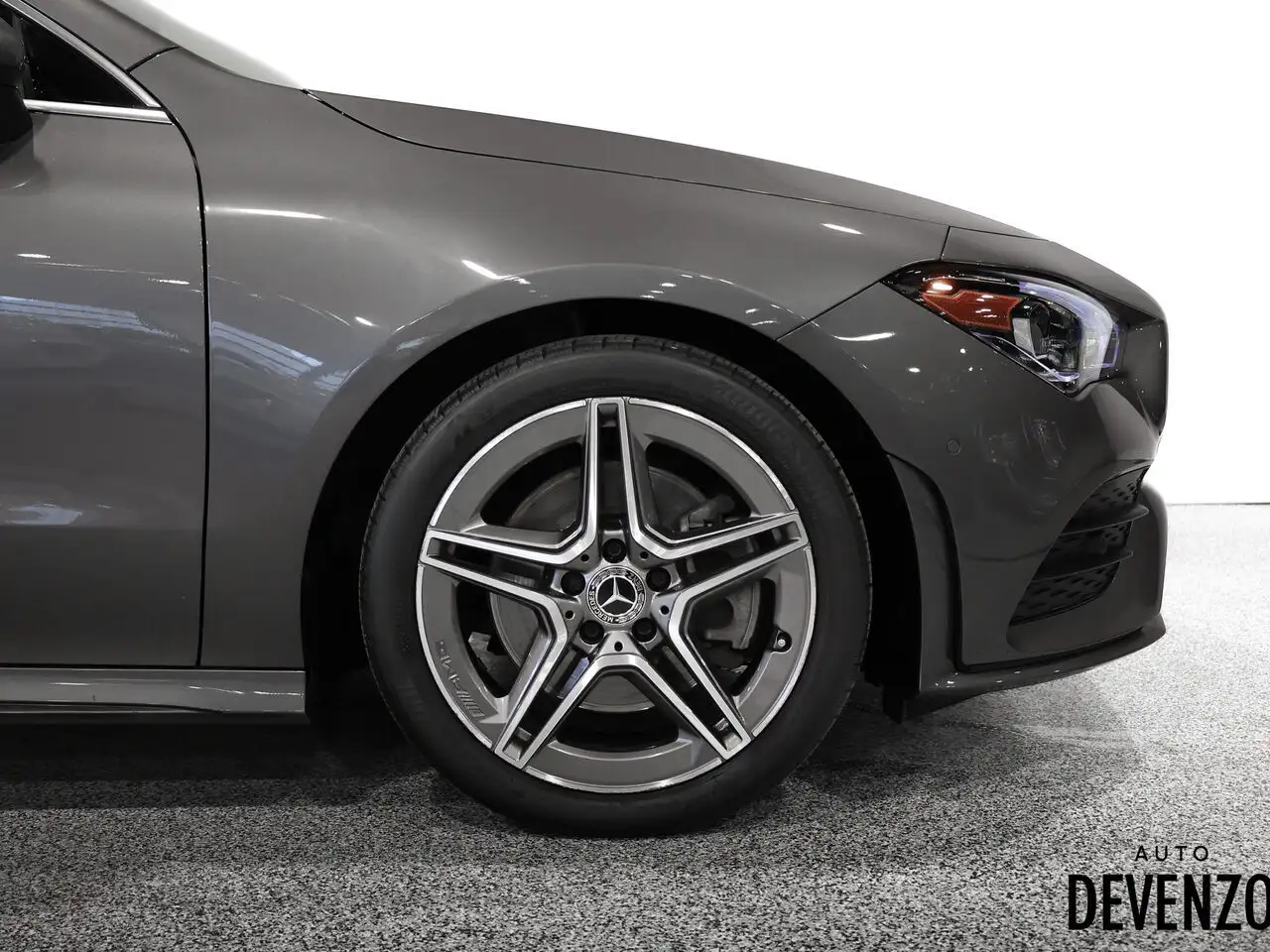 Mercedes-Benz CLA снимка Mercedes-Benz CLA