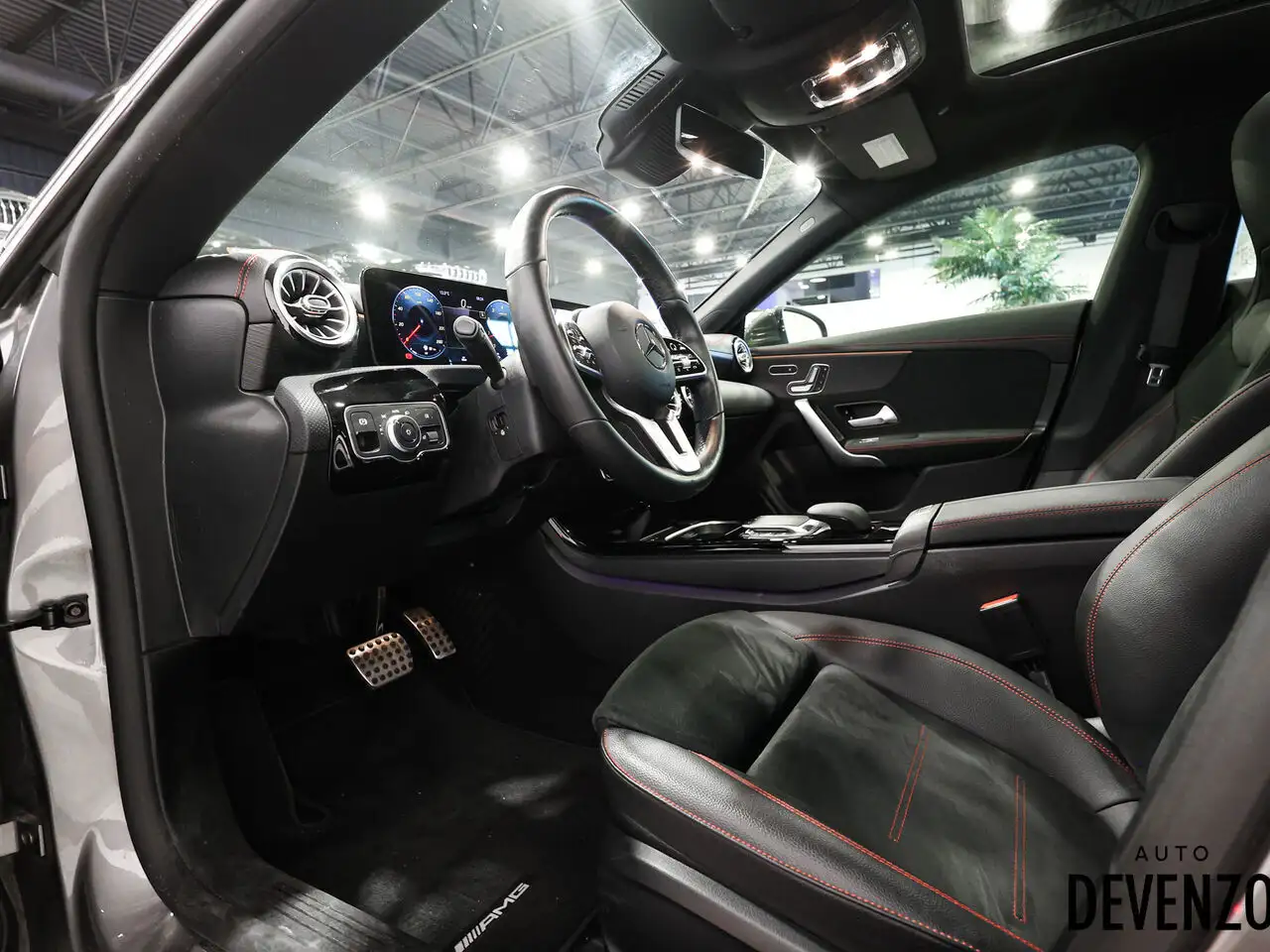 Mercedes-Benz CLA снимка Mercedes-Benz CLA