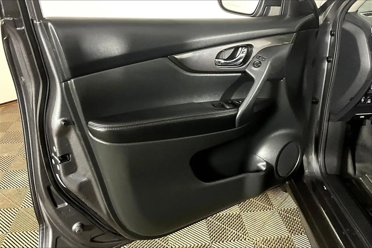Nissan Rogue photo Nissan Rogue