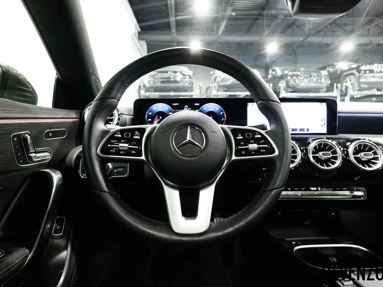 Mercedes-Benz CLA снимка Mercedes-Benz CLA