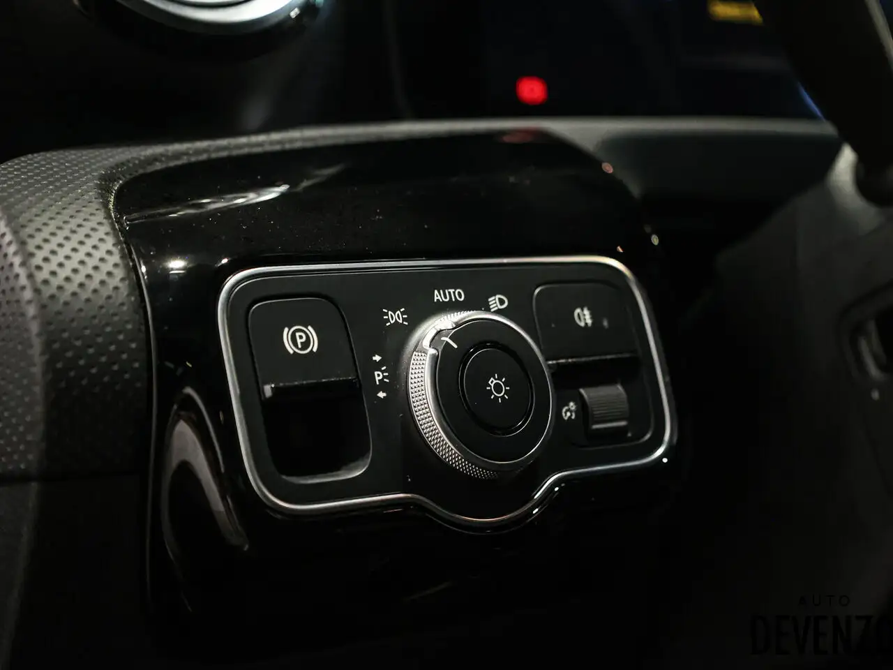 Mercedes-Benz CLA снимка Mercedes-Benz CLA