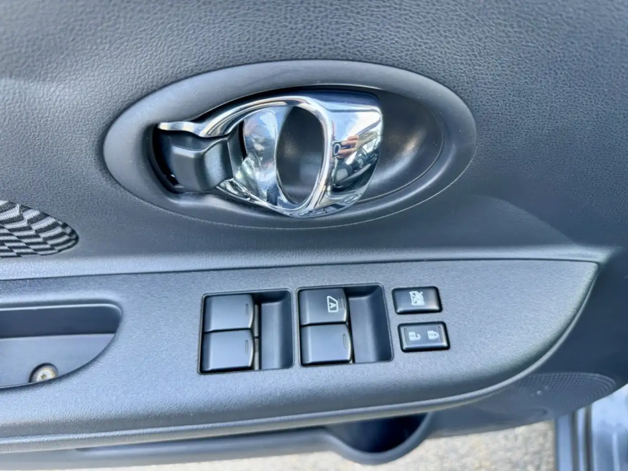 Nissan Micra снимка Nissan Micra