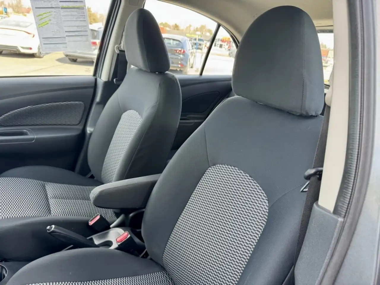 Nissan Micra снимка Nissan Micra