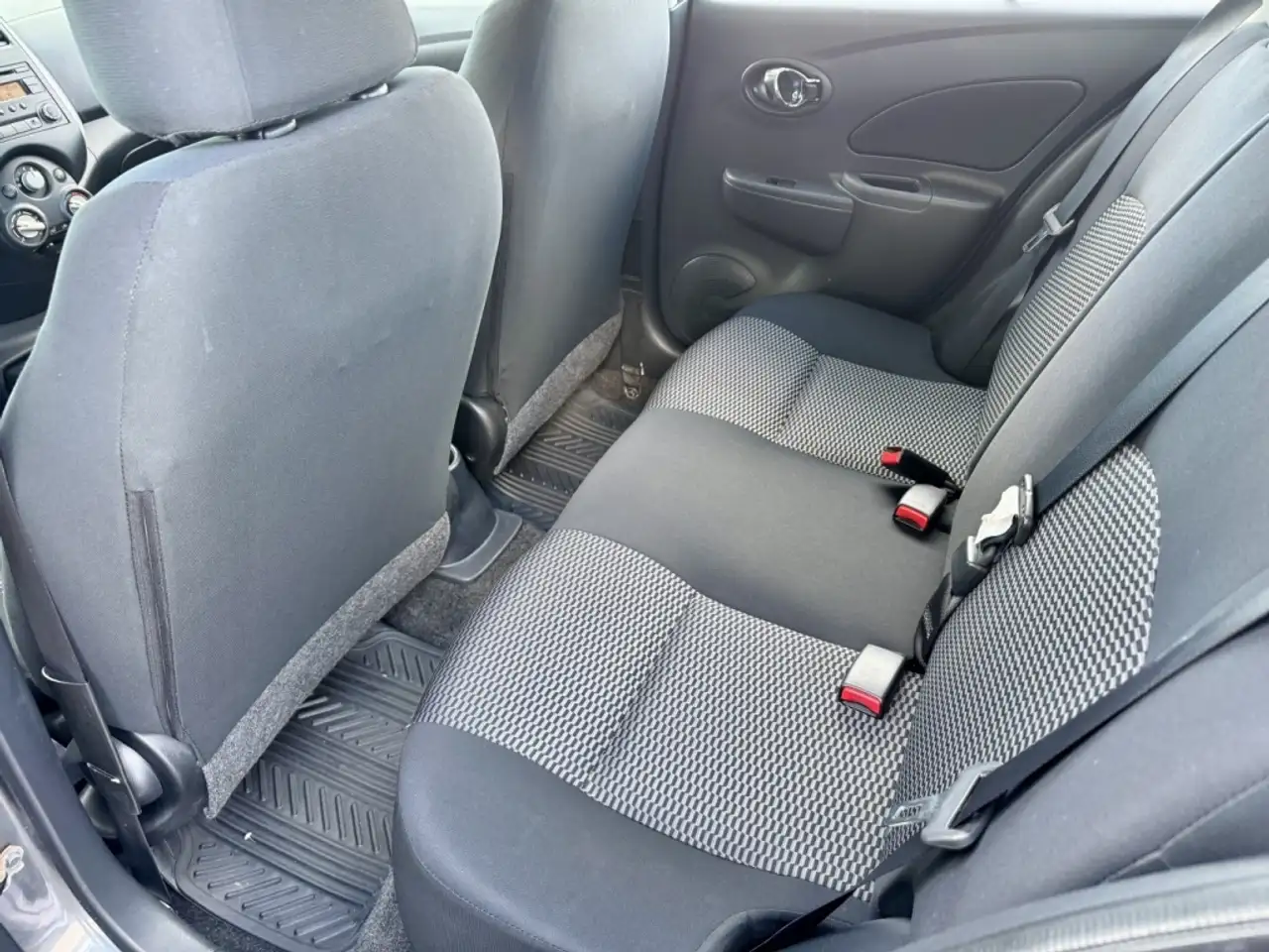 Nissan Micra снимка Nissan Micra