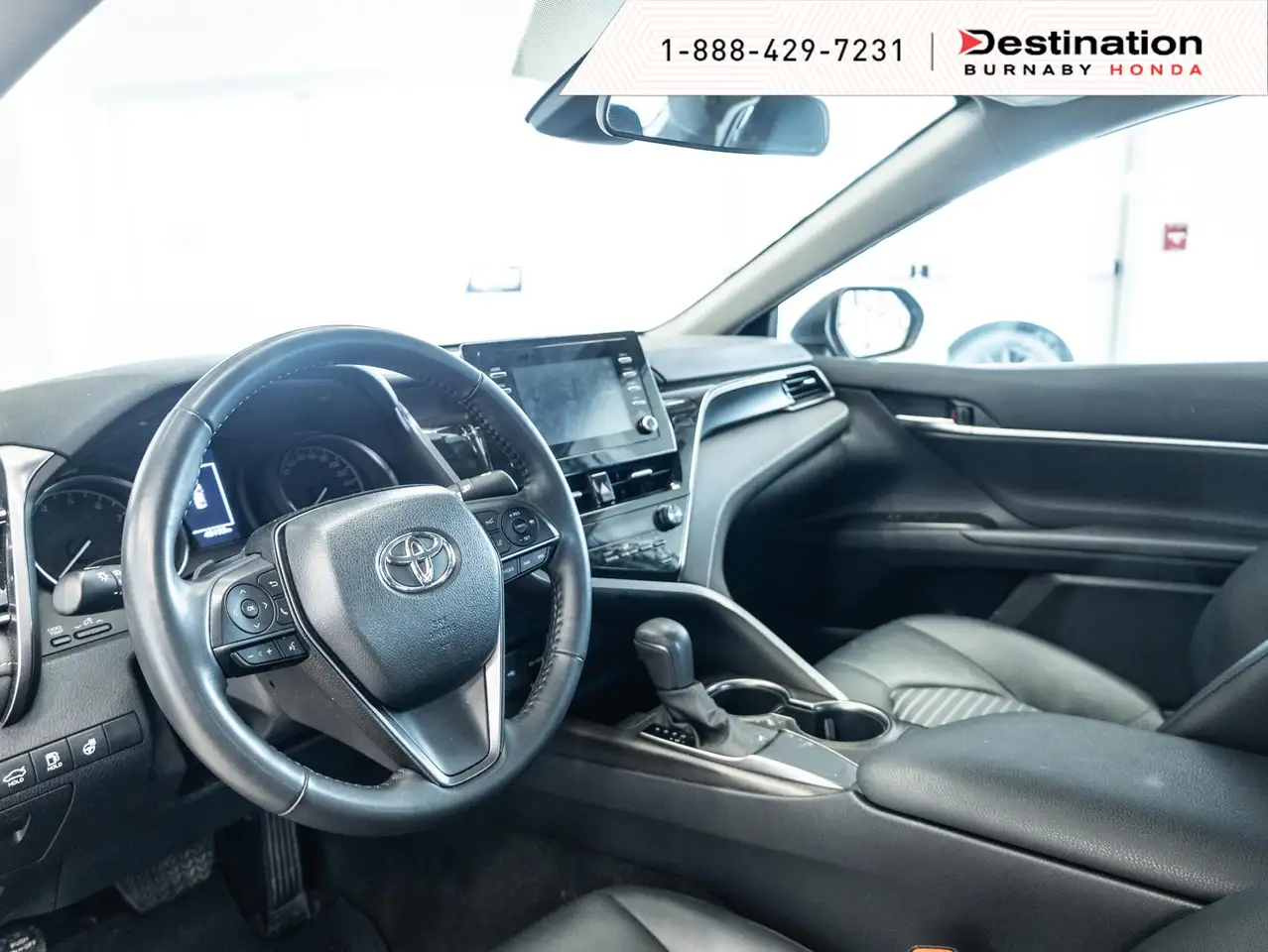 Toyota Camry снимка Toyota Camry