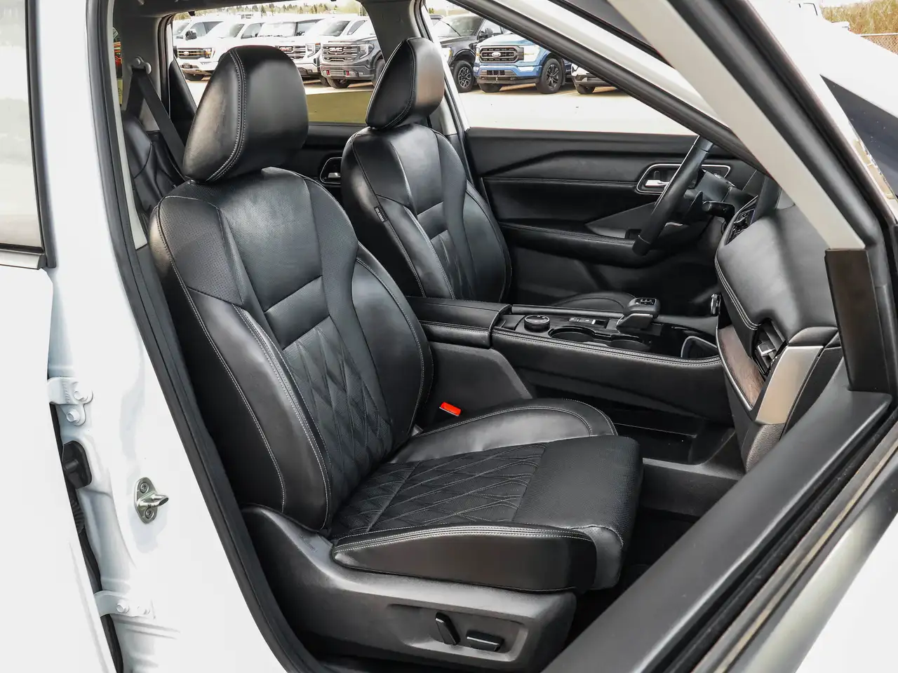 Nissan Rogue photo Nissan Rogue