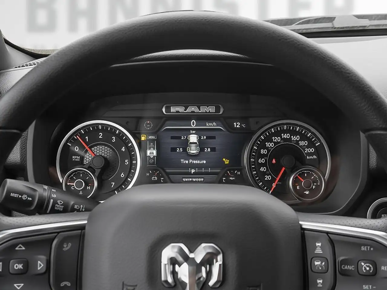 RAM 1500 снимка RAM 1500