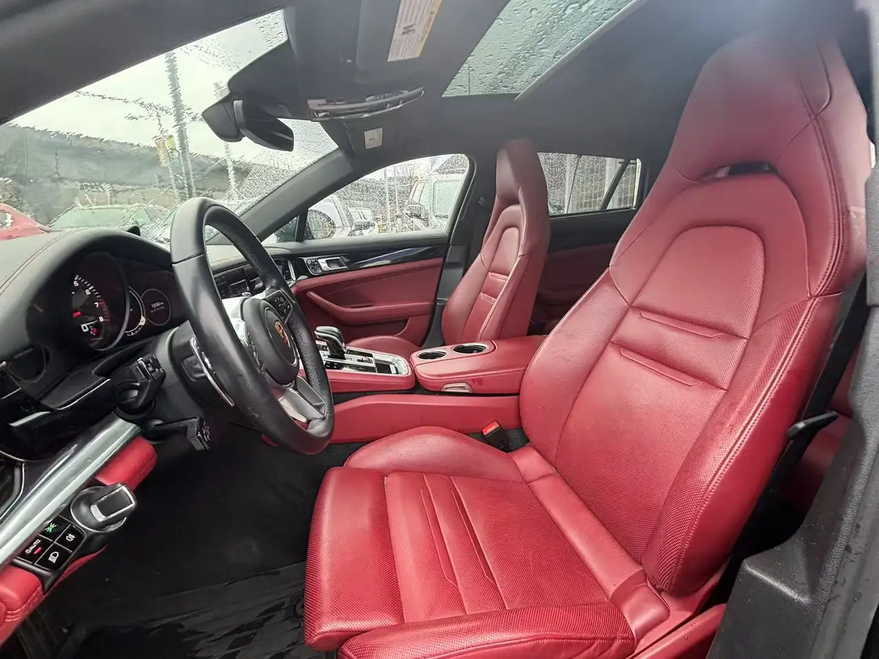 Porsche Panamera снимка Porsche Panamera