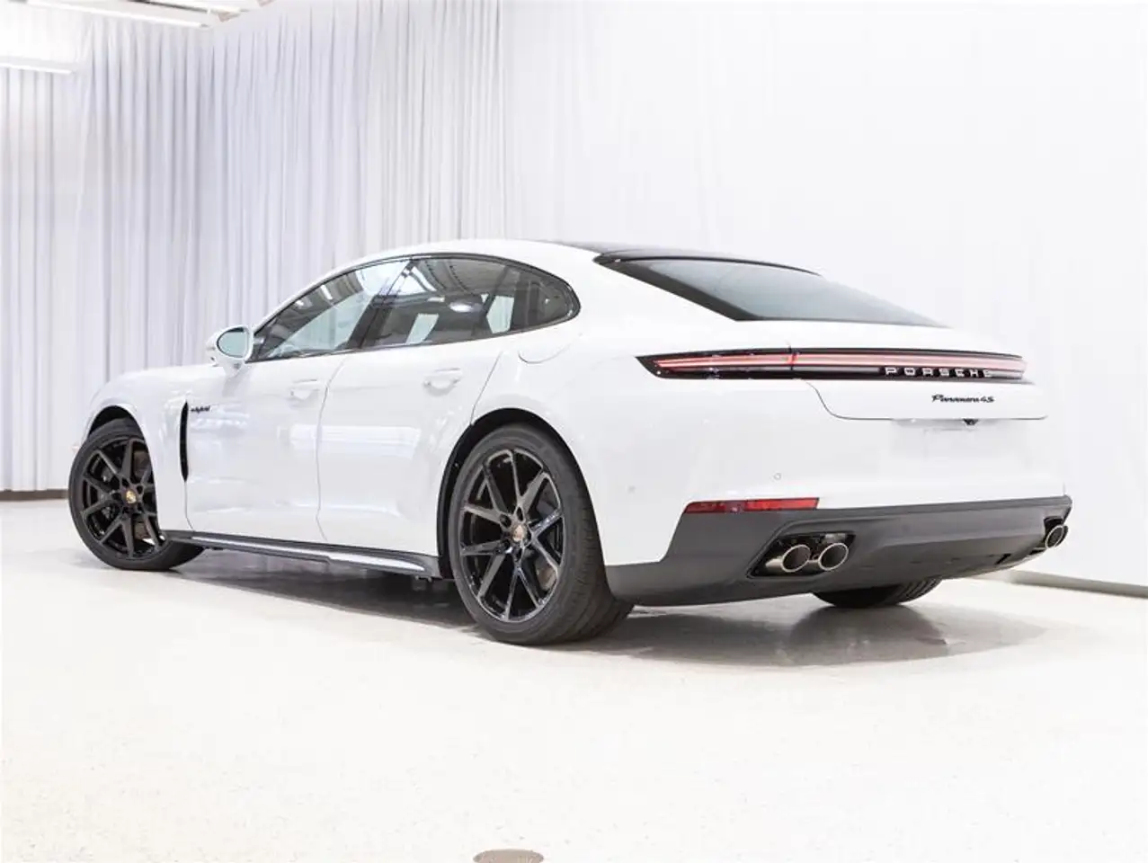 Porsche Panamera снимка Porsche Panamera