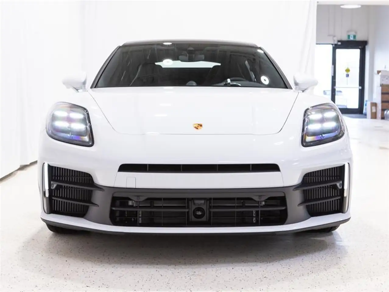 Porsche Panamera снимка Porsche Panamera
