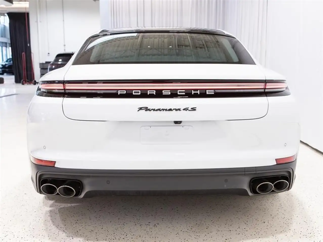 Porsche Panamera снимка Porsche Panamera