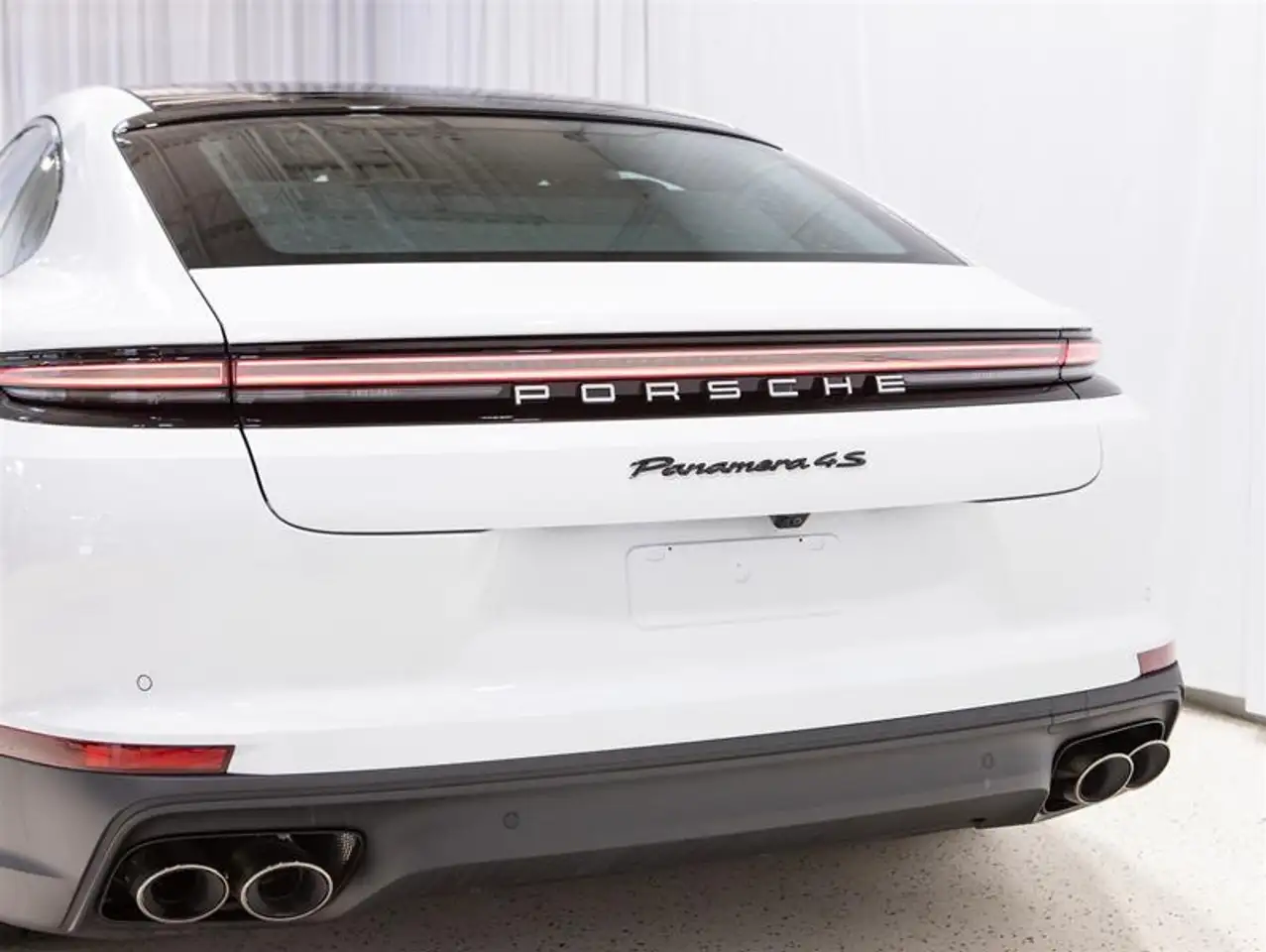 Porsche Panamera снимка Porsche Panamera