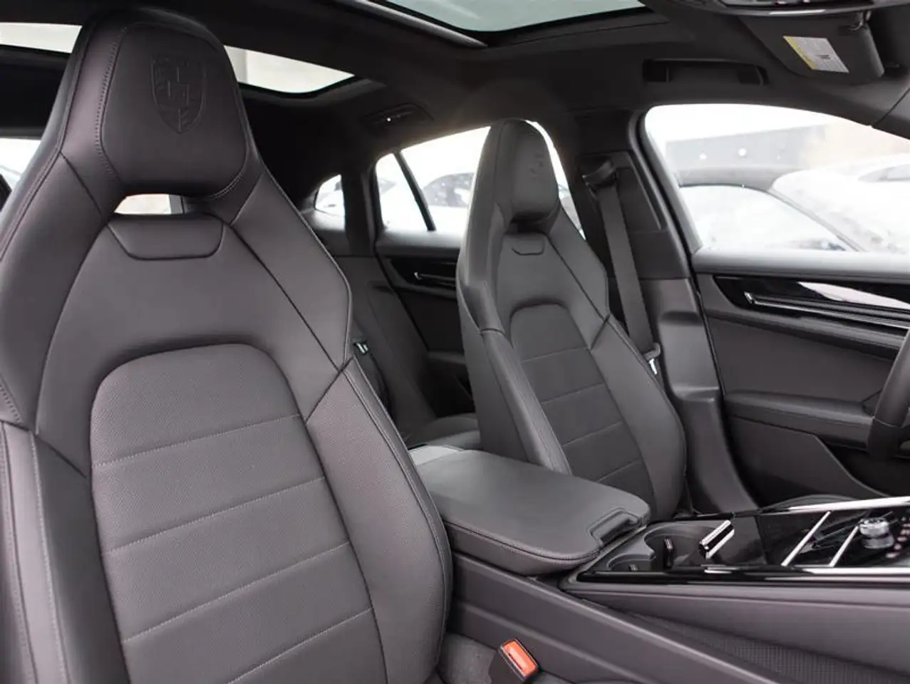 Porsche Panamera снимка Porsche Panamera