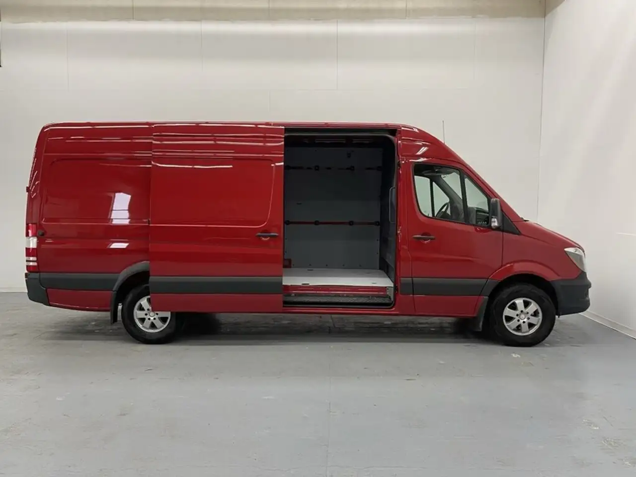 Mercedes-Benz Sprinter photo Mercedes-Benz Sprinter