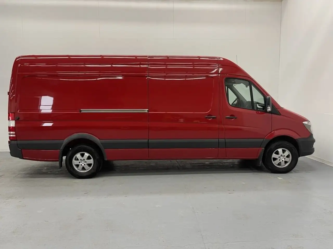 Mercedes-Benz Sprinter photo Mercedes-Benz Sprinter