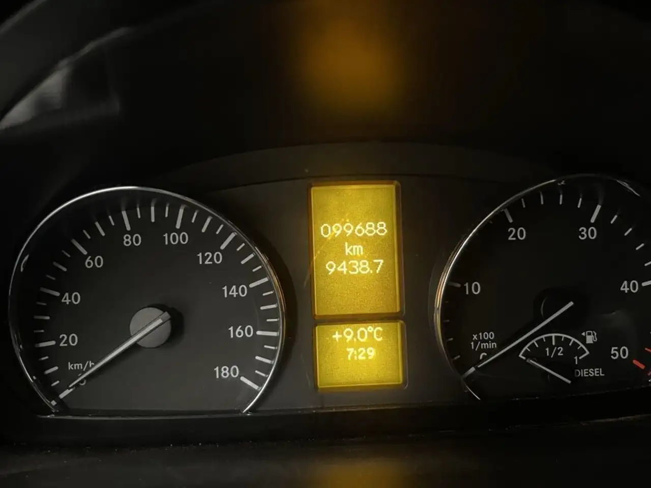 Mercedes-Benz Sprinter photo Mercedes-Benz Sprinter