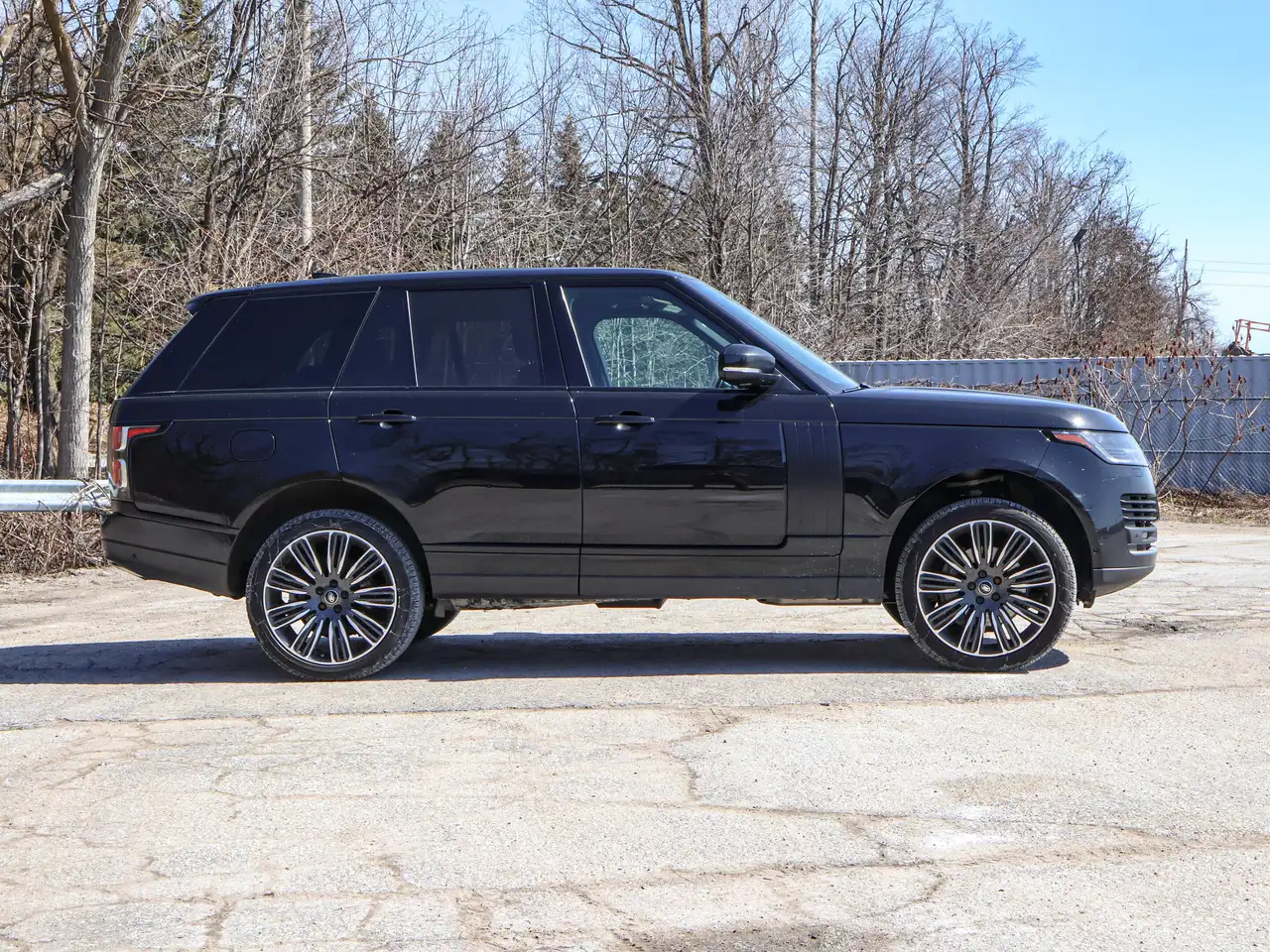 Land Rover Range Rover photo Land Rover Range Rover