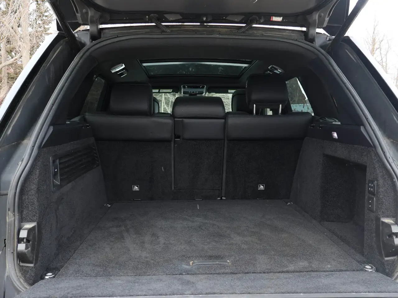 Land Rover Range Rover photo Land Rover Range Rover