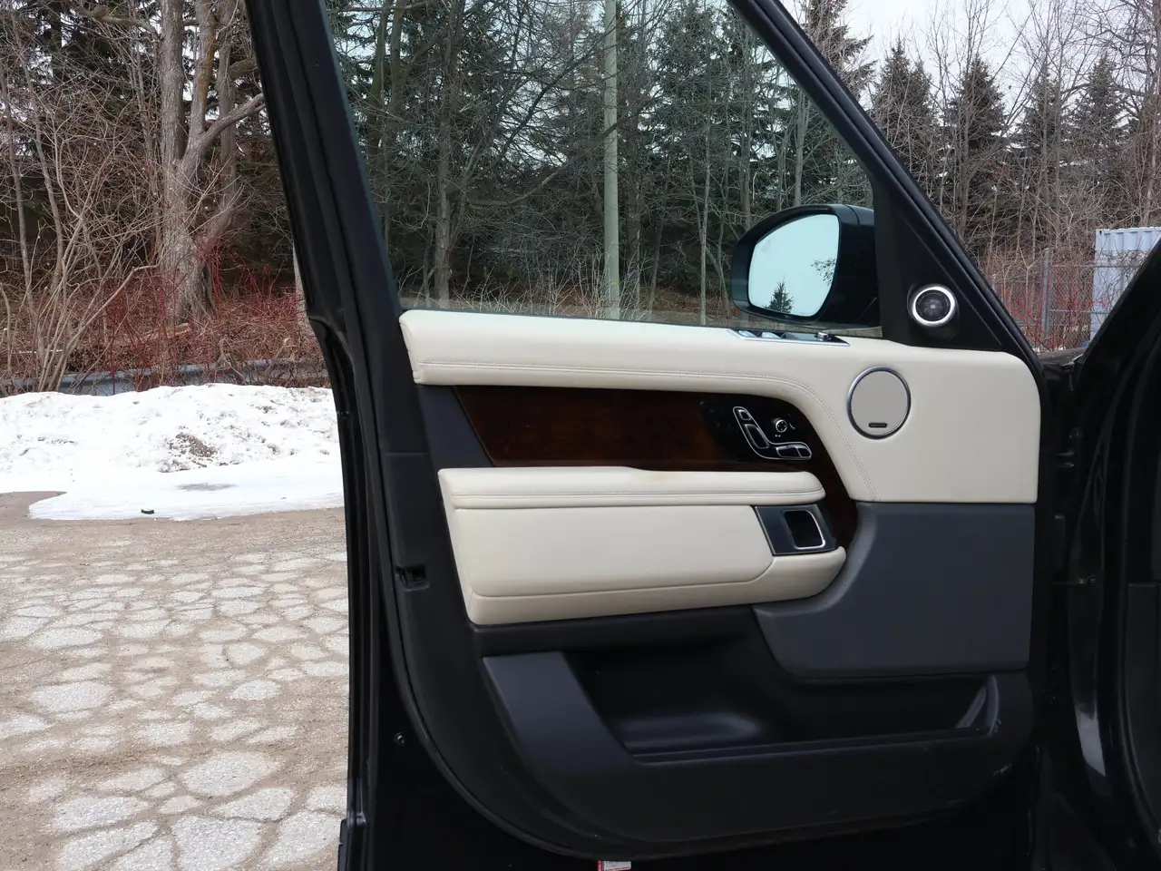 Land Rover Range Rover photo Land Rover Range Rover