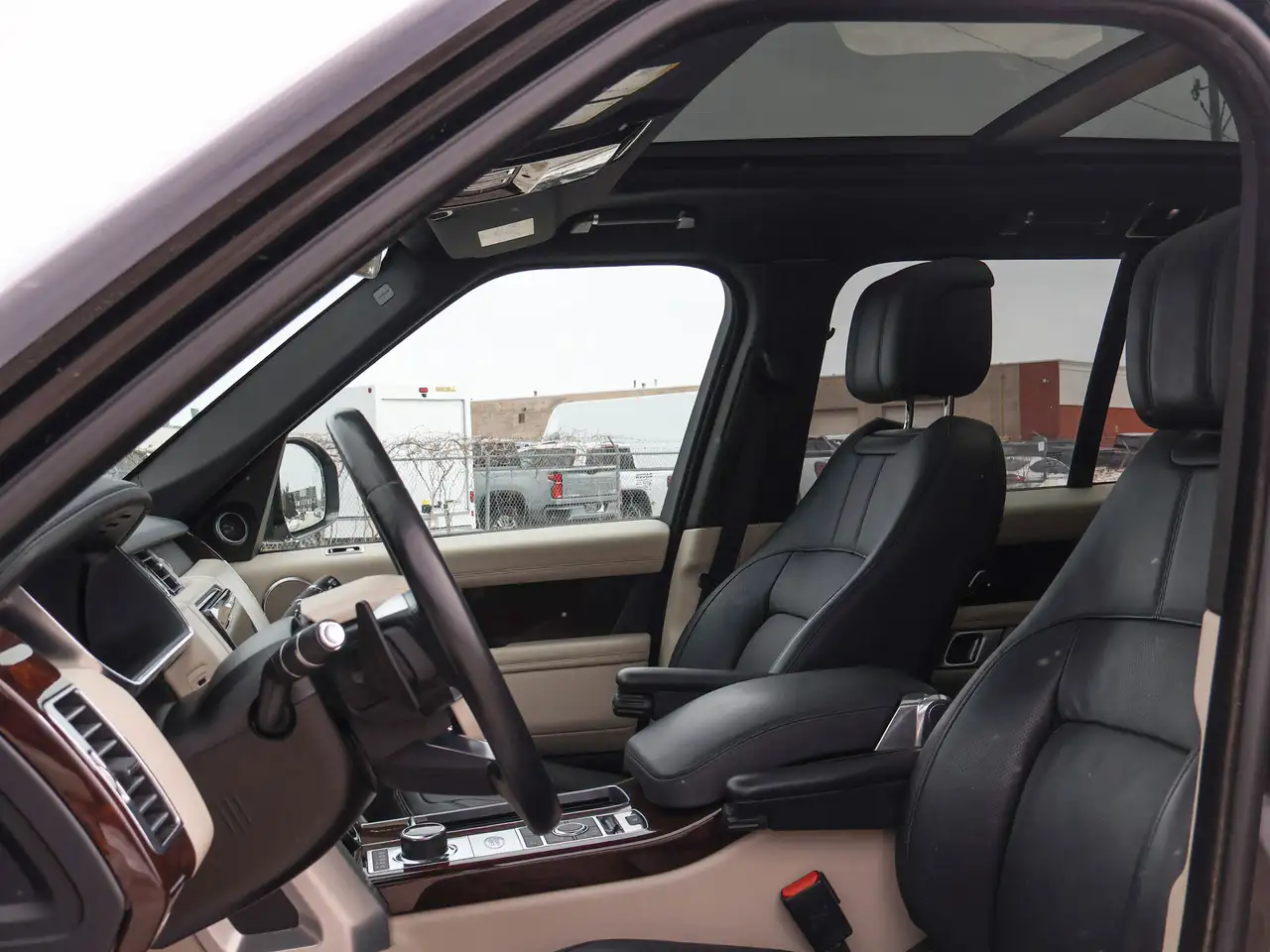 Land Rover Range Rover photo Land Rover Range Rover