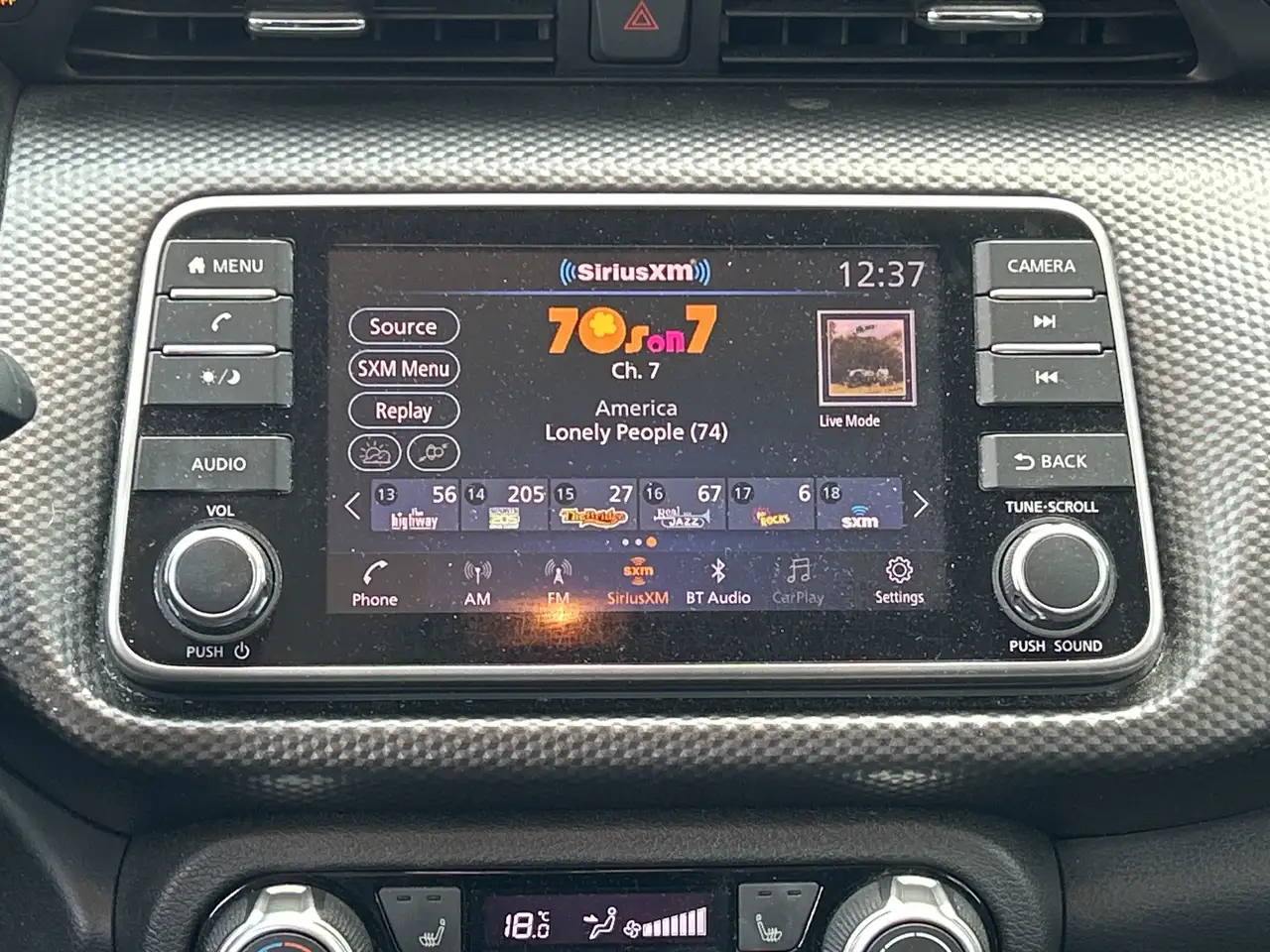 Nissan Kicks photo Nissan Kicks