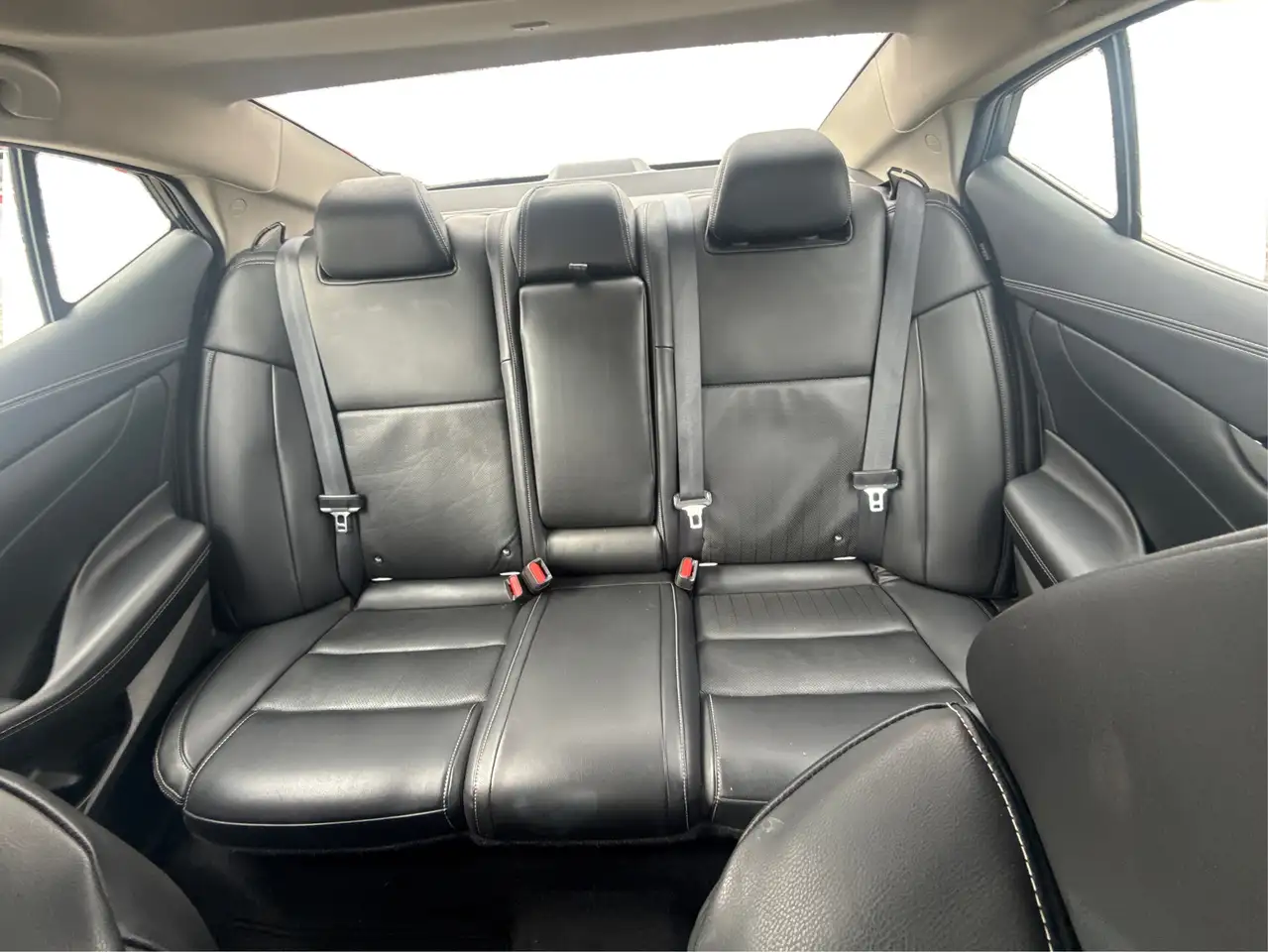 Nissan Maxima снимка Nissan Maxima