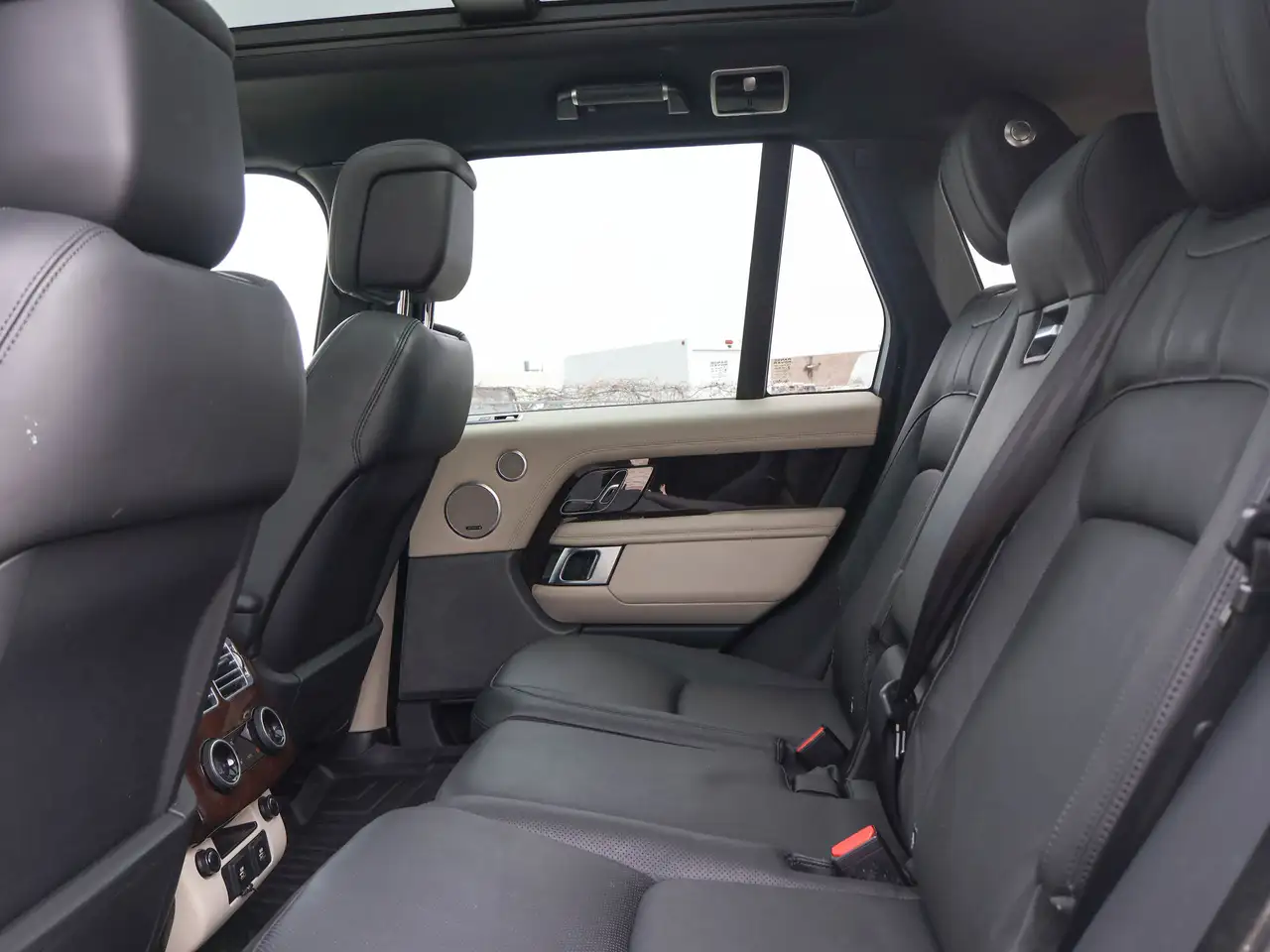 Land Rover Range Rover photo Land Rover Range Rover