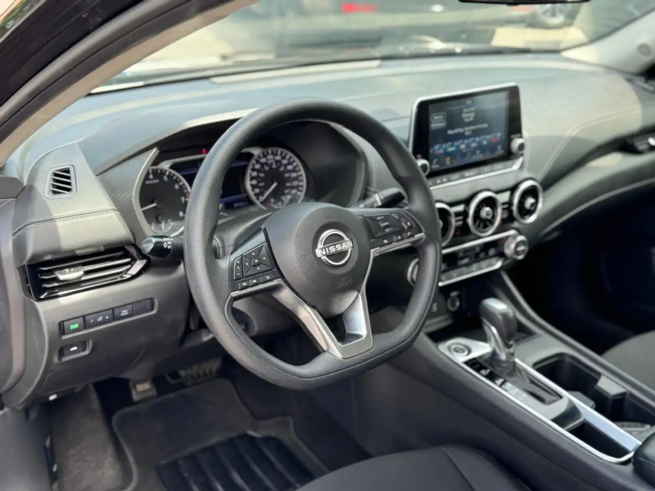 Nissan Sentra fotografie Nissan Sentra