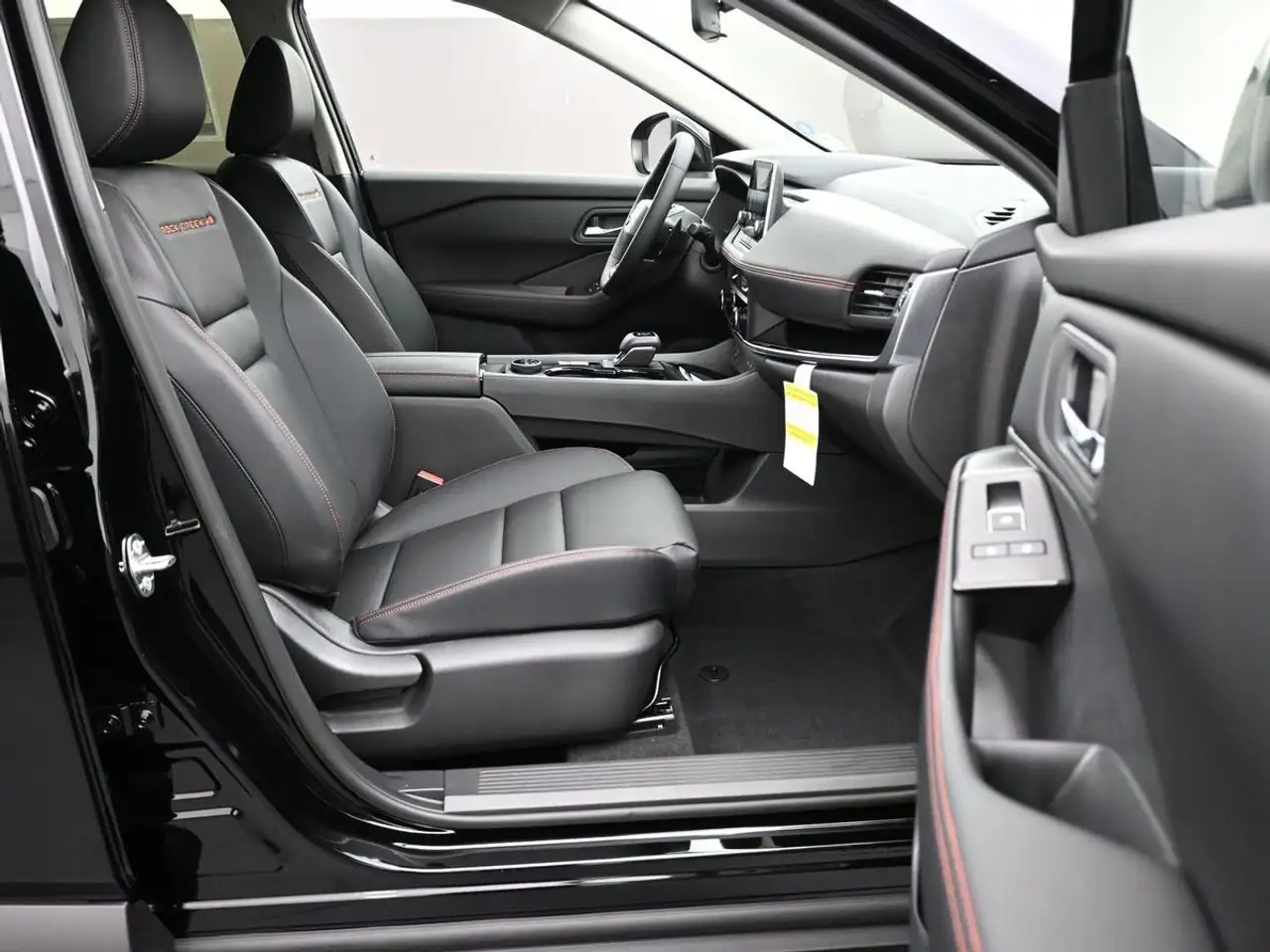 Nissan Rogue fotografie Nissan Rogue