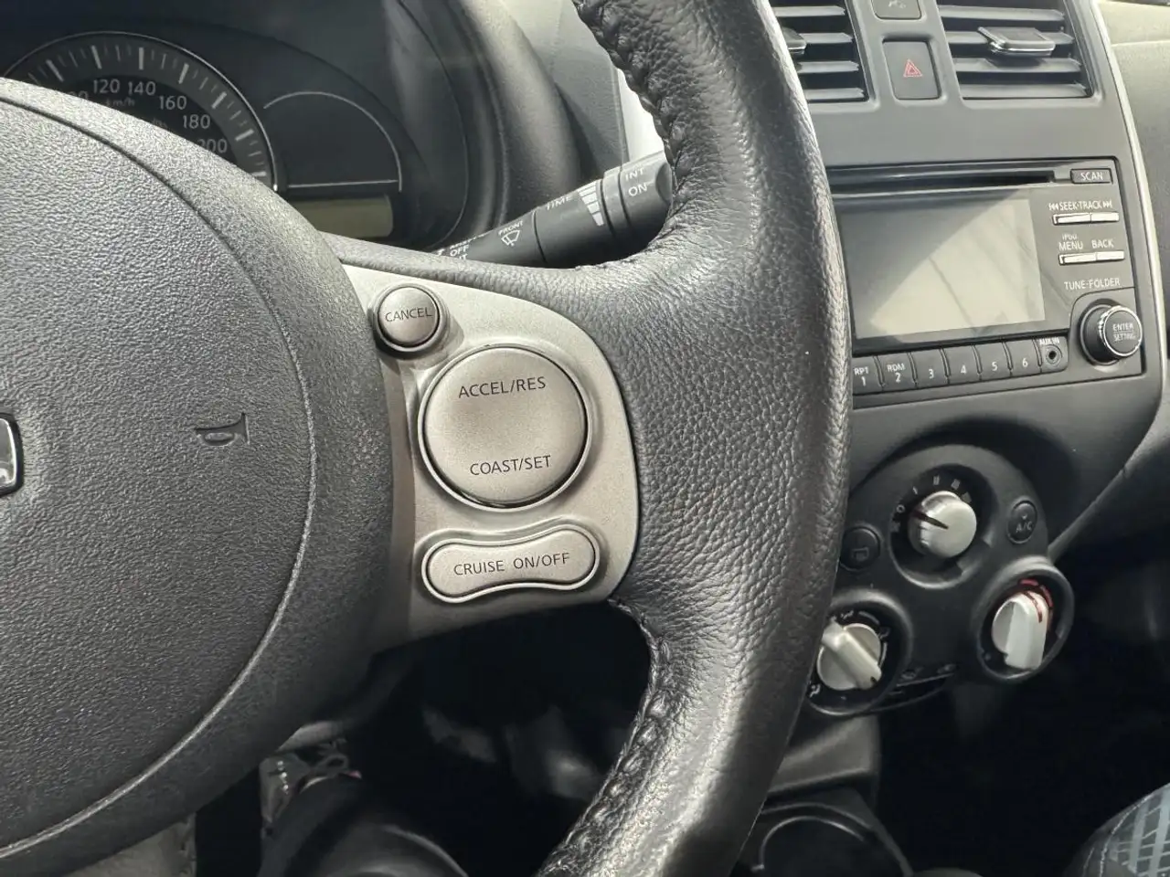 Nissan Micra снимка Nissan Micra