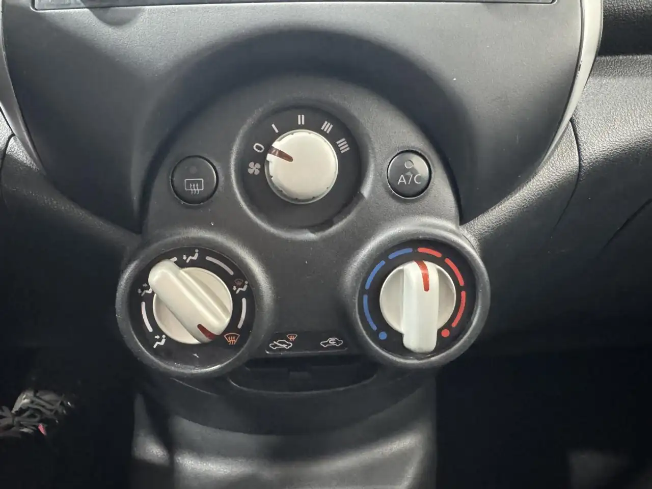 Nissan Micra снимка Nissan Micra