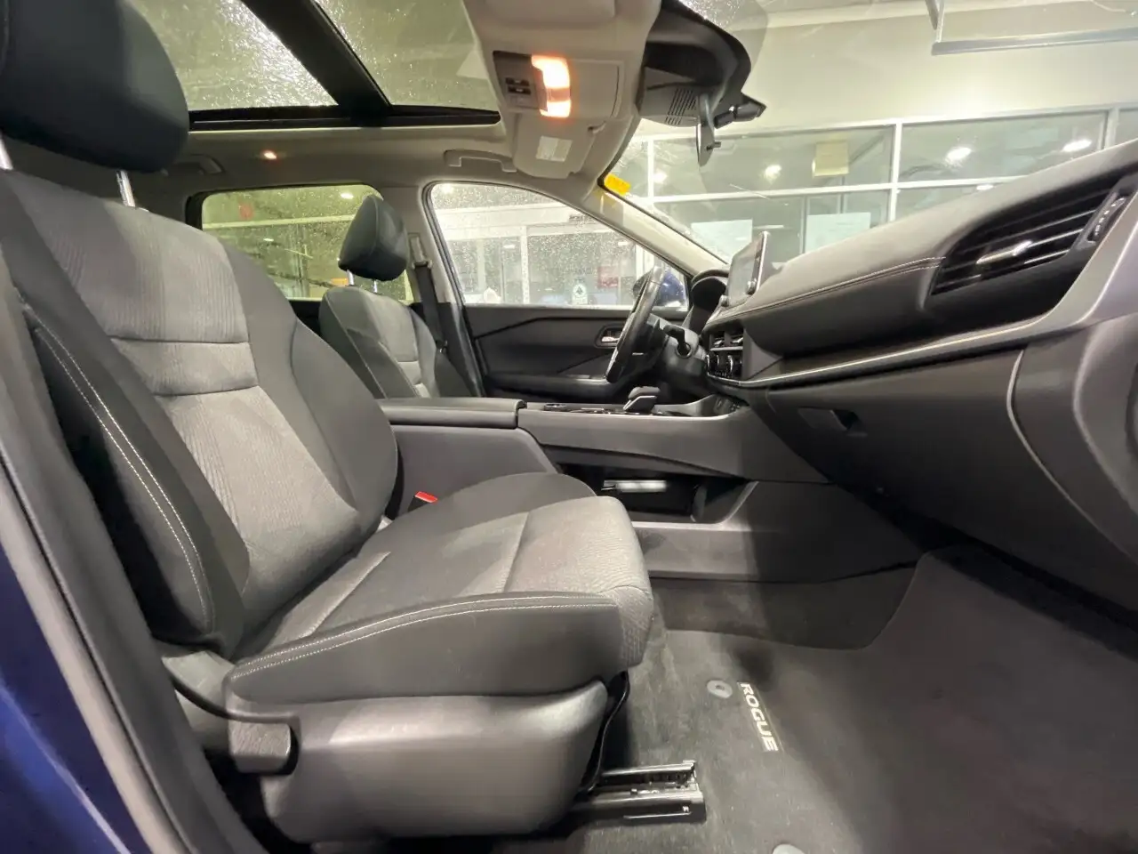 Nissan Rogue снимка Nissan Rogue
