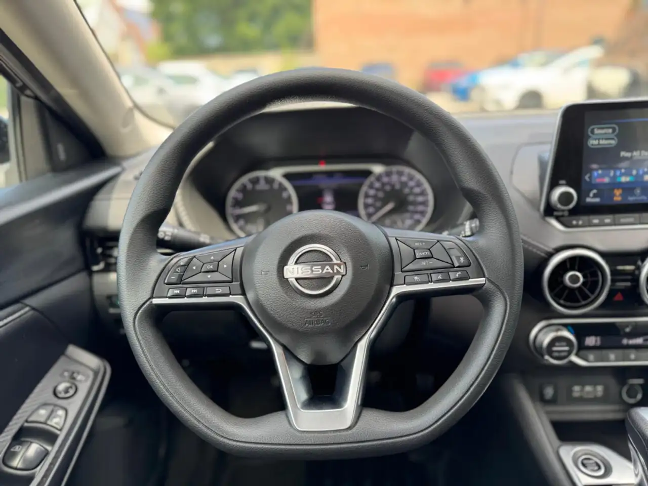 Nissan Sentra fotografie Nissan Sentra