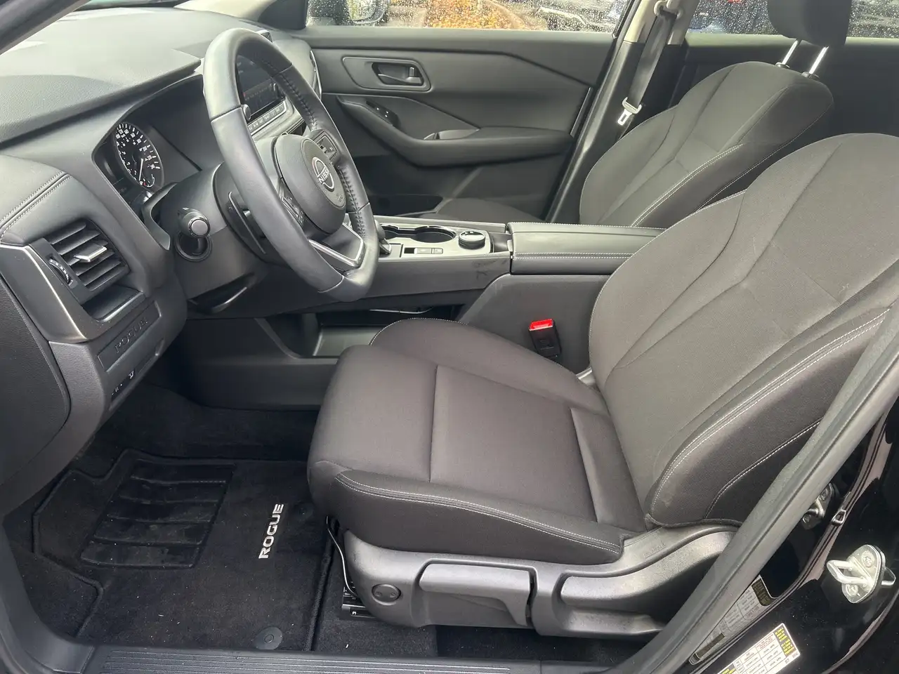 Nissan Rogue снимка Nissan Rogue