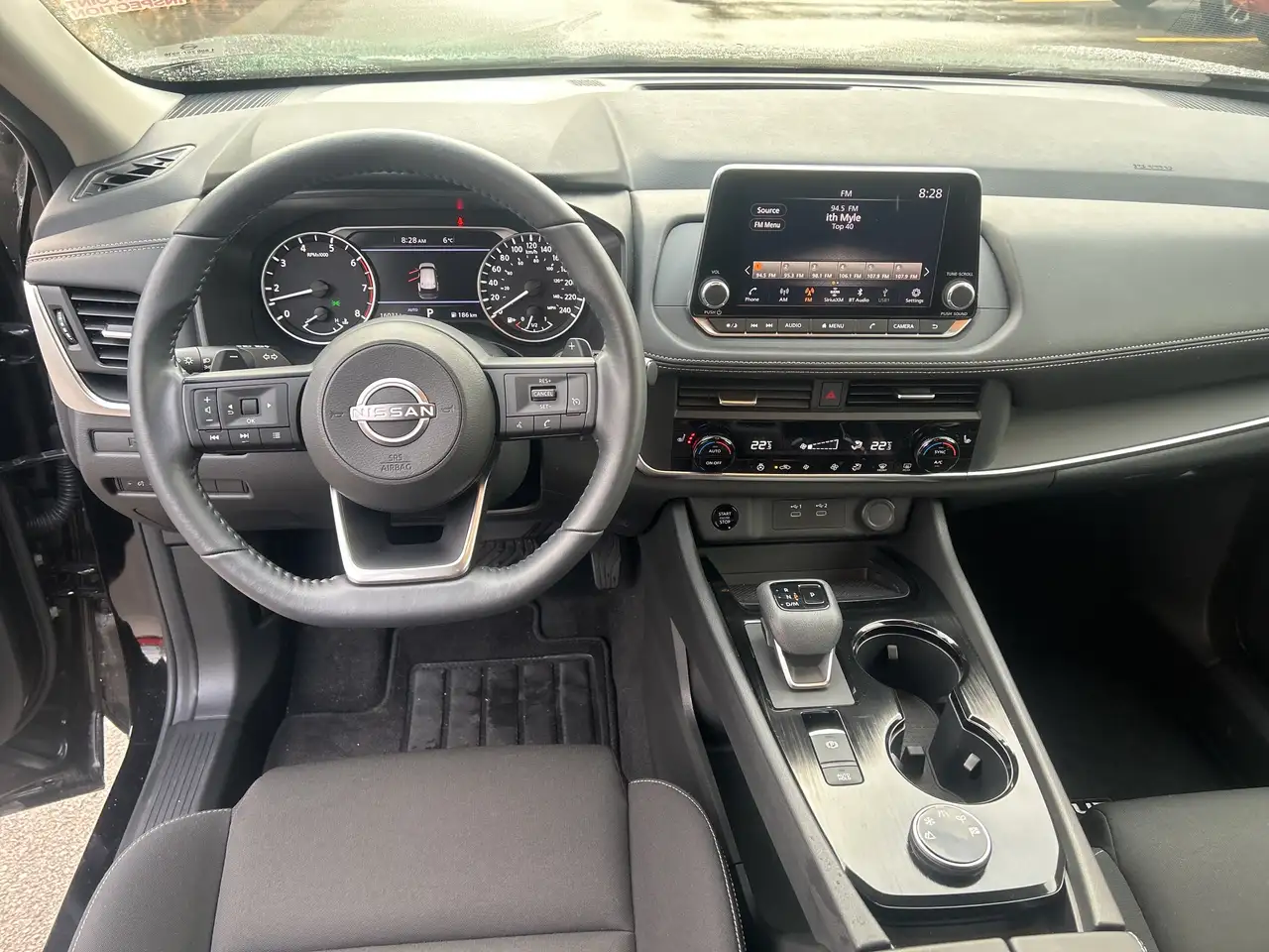 Nissan Rogue снимка Nissan Rogue