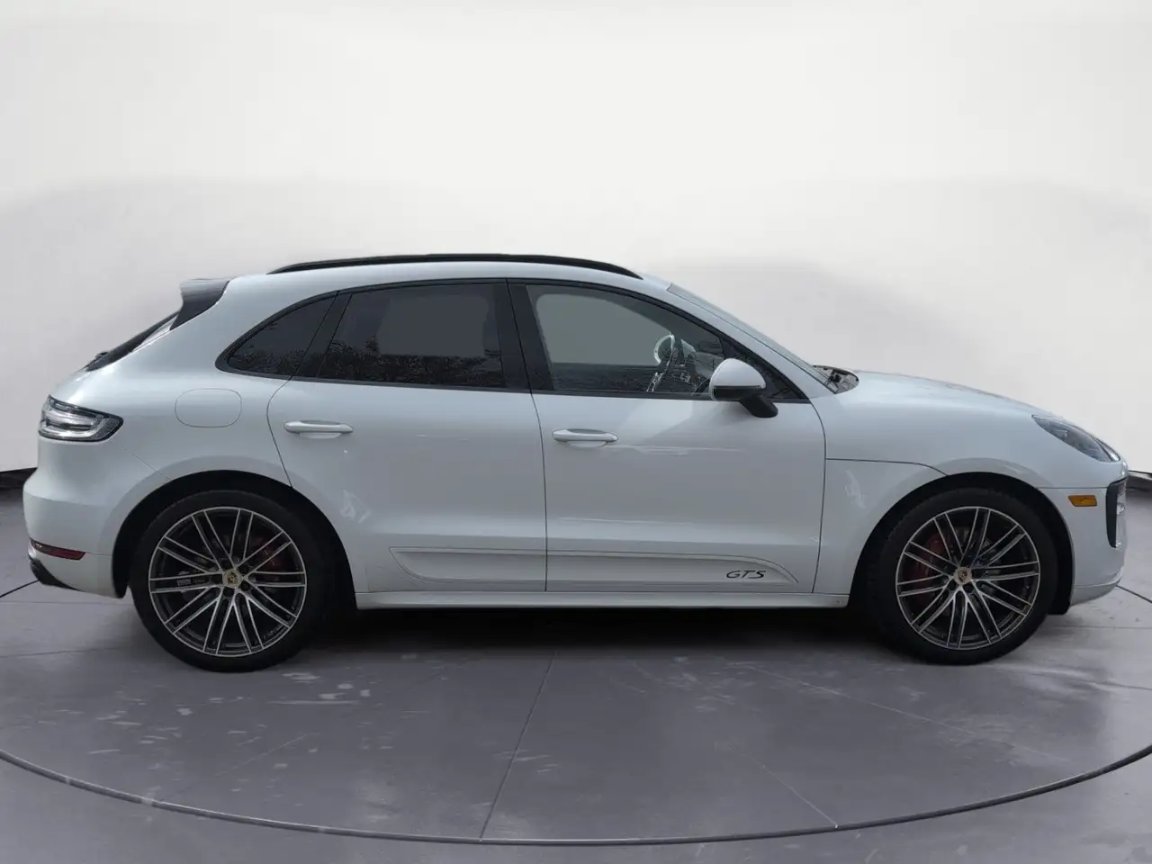Porsche Macan photo Porsche Macan