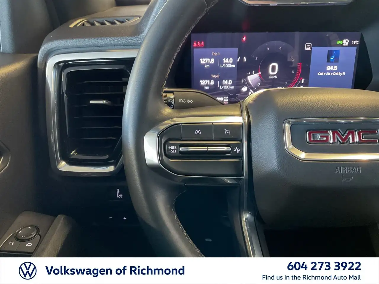 GMC Canyon photo GMC Canyon