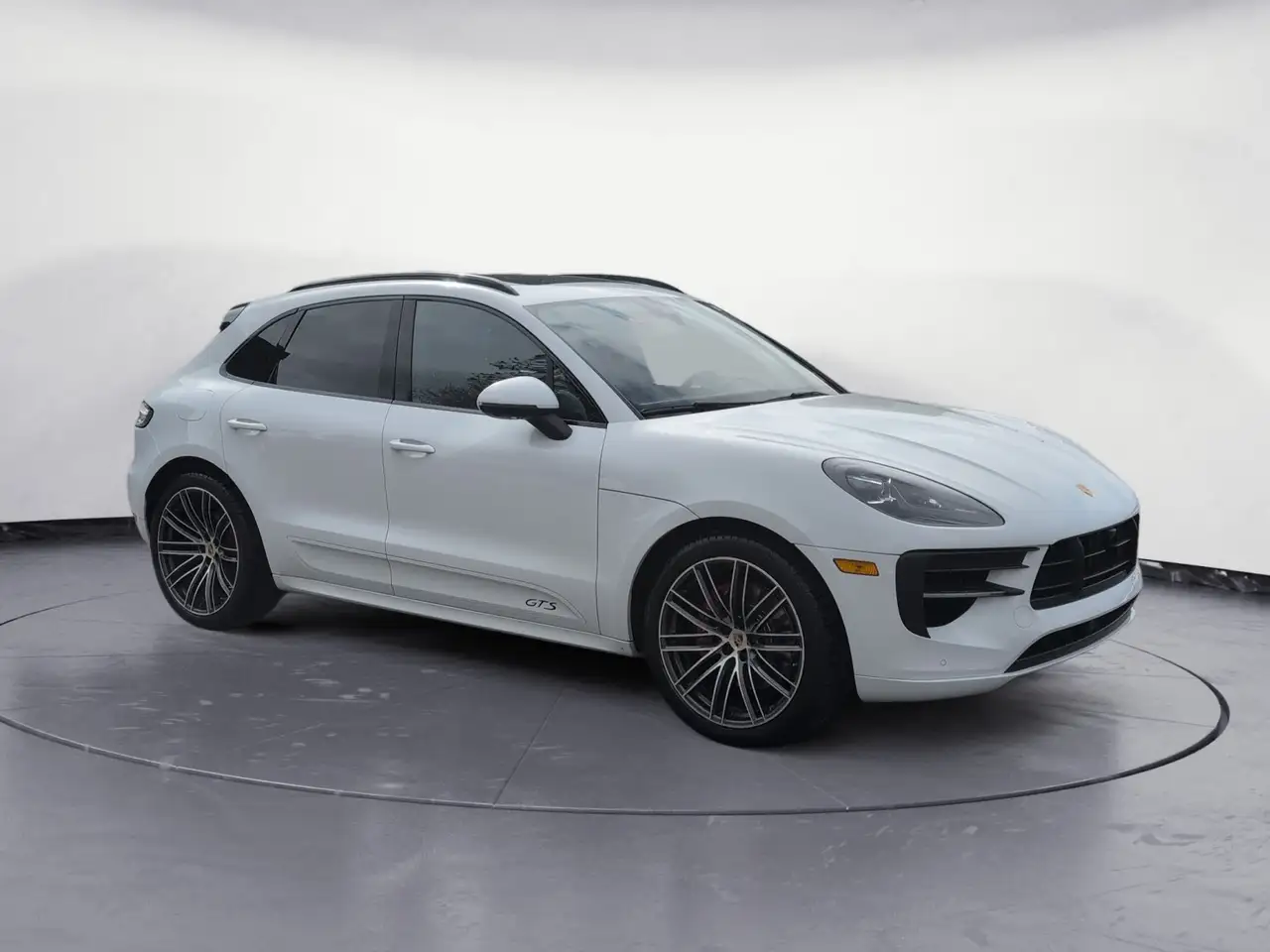 Porsche Macan photo Porsche Macan