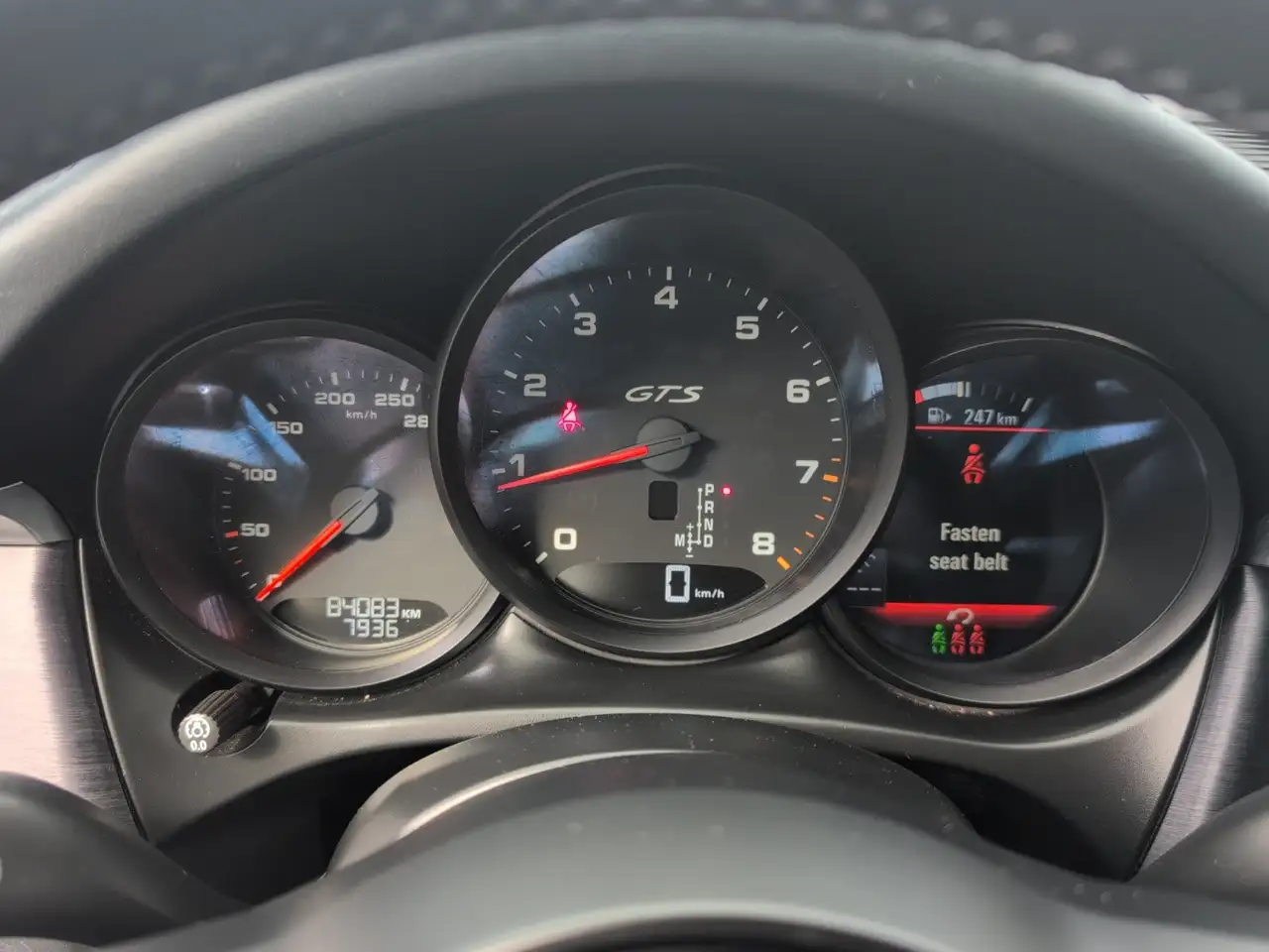 Porsche Macan photo Porsche Macan