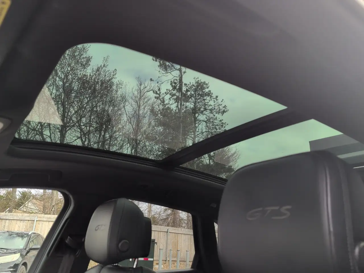 Porsche Macan photo Porsche Macan