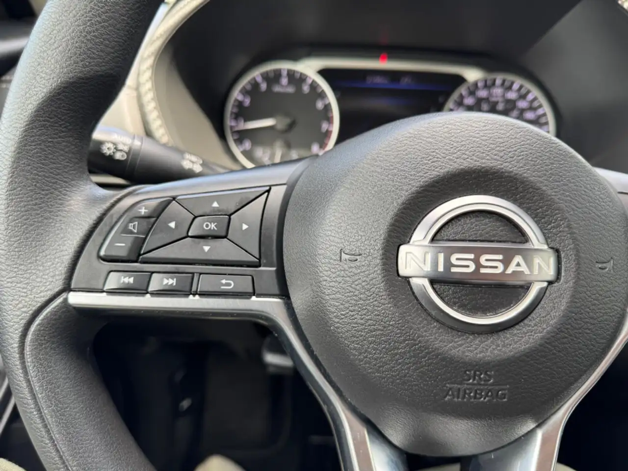 Nissan Sentra fotografie Nissan Sentra