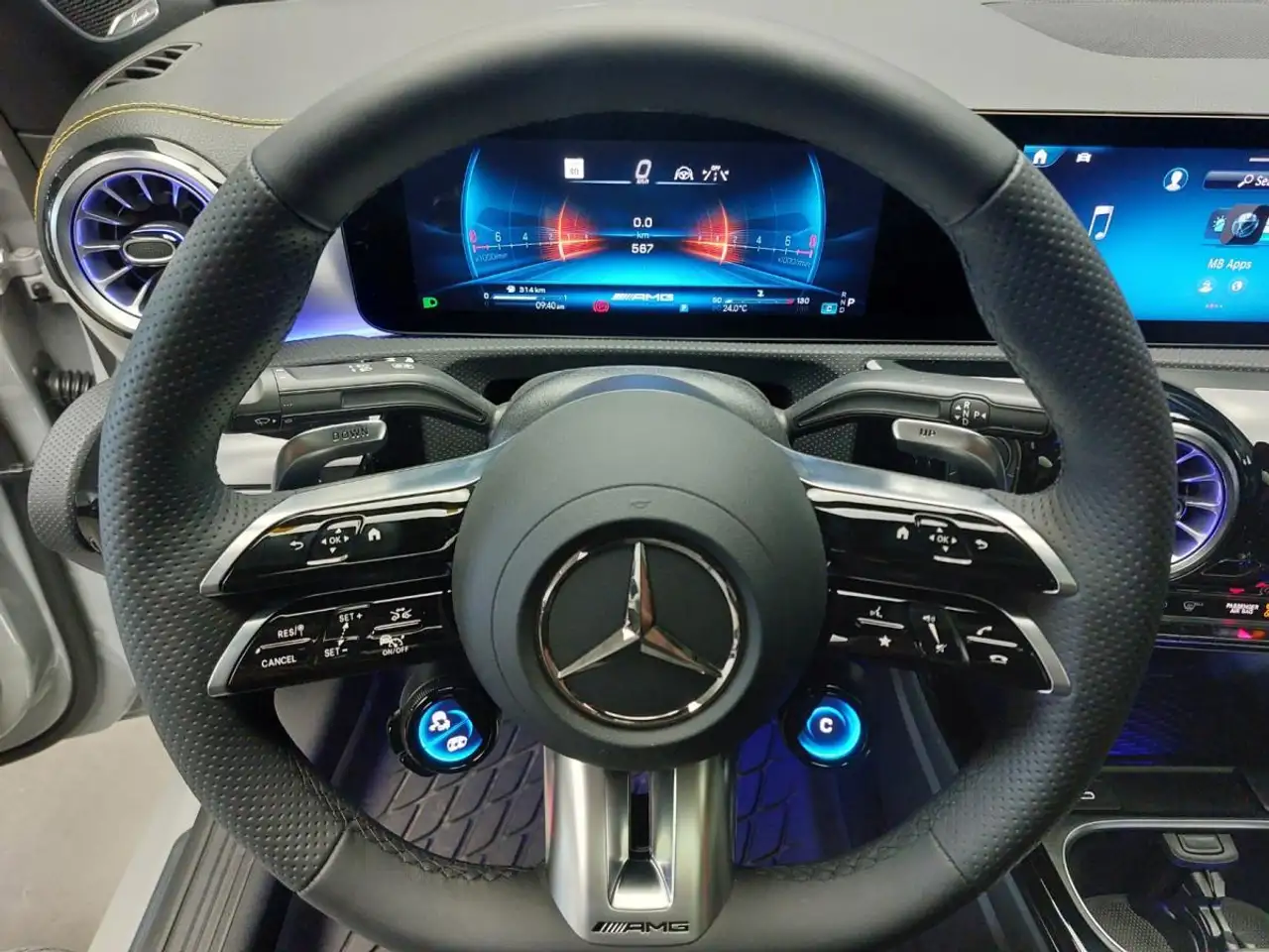 Mercedes-Benz CLA снимка Mercedes-Benz CLA
