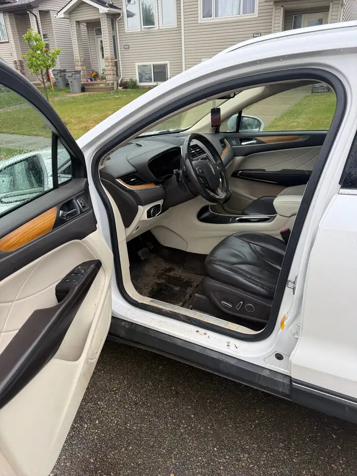 Lincoln MKC photo Lincoln MKC