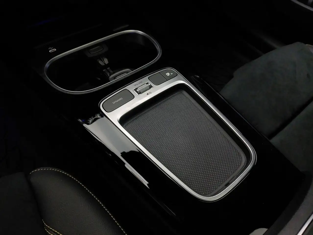 Mercedes-Benz CLA снимка Mercedes-Benz CLA